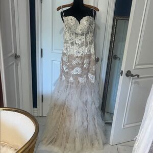 Jovani White and Cream Lace, wedding gown, Elegant evening Dress.